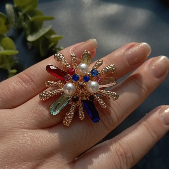 Rainbow Cocktail Daisy Ring - Picture 12 of 17